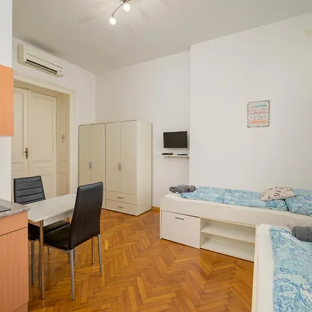 Apartments Todorovic Pula Exterior photo