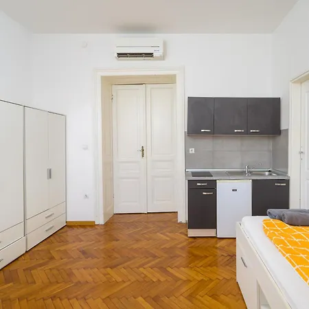 Apartments Todorovic Pula Exterior photo
